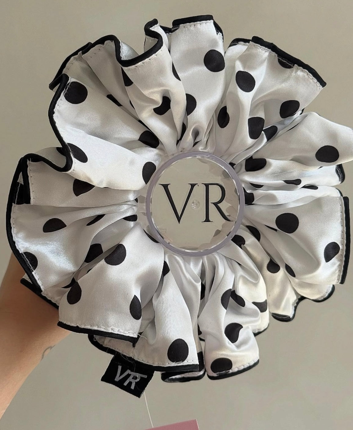 White / black polkadot XXL VR SCRUNCHIE
