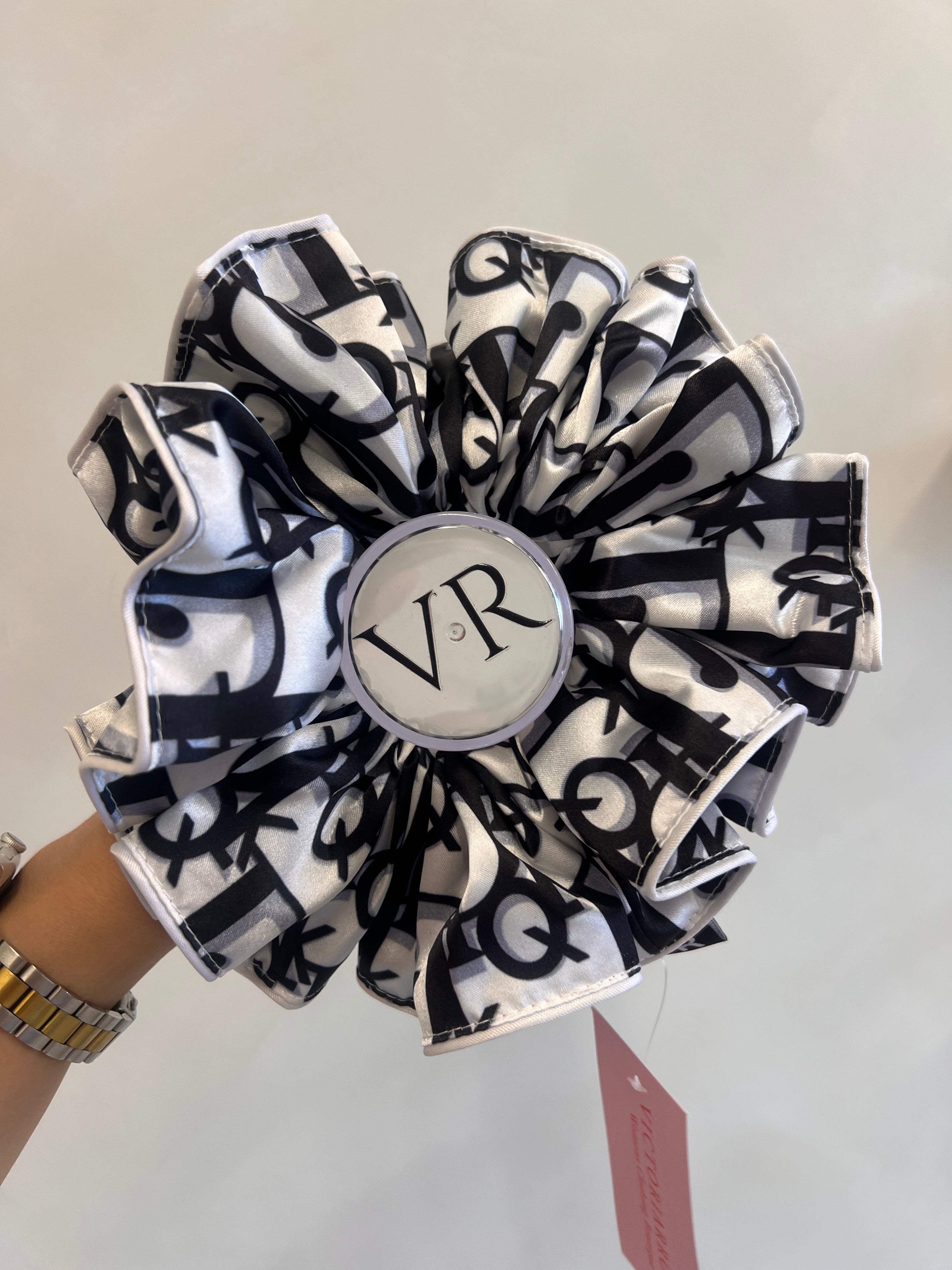 Limited addition XXL stain scrunchie