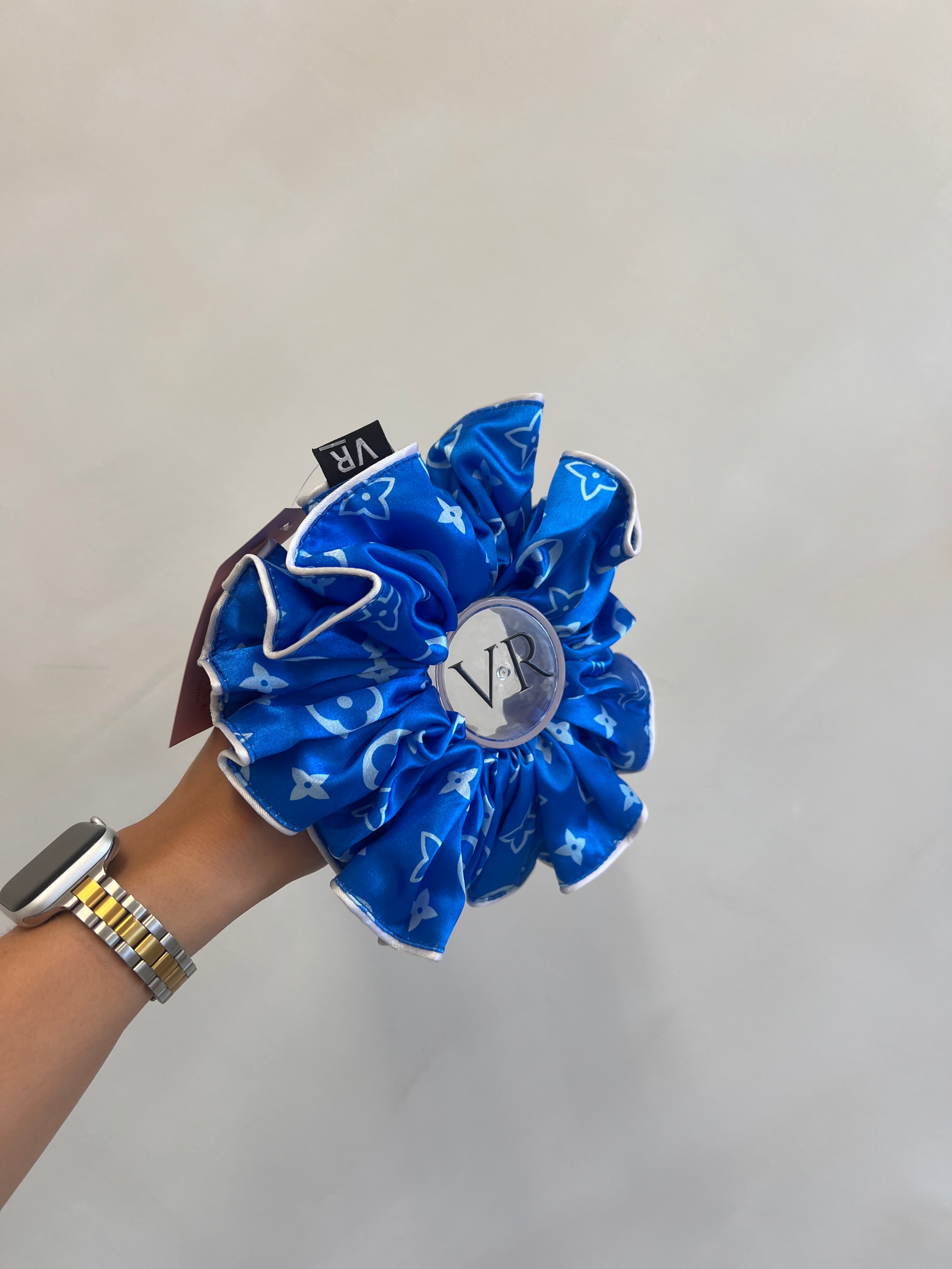 LIMITED ADDITION BLUE PRINTED XXL SATUN SCRUNCHIE