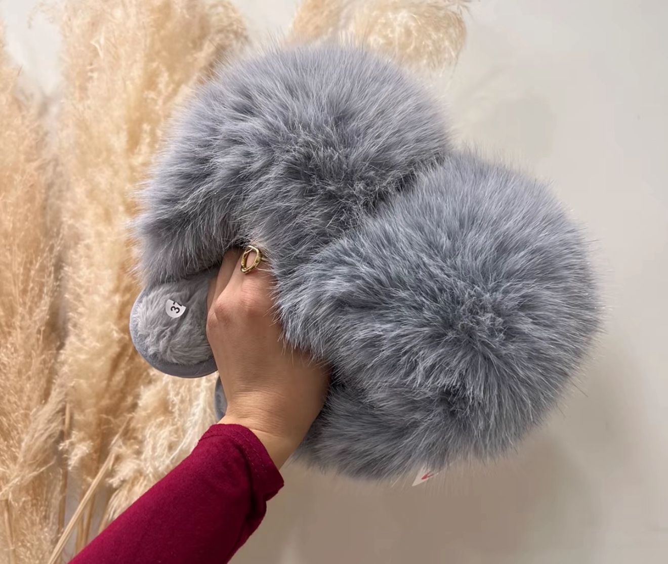 Queenie Extreme Faux Fur Slippers - Sparkly Grey