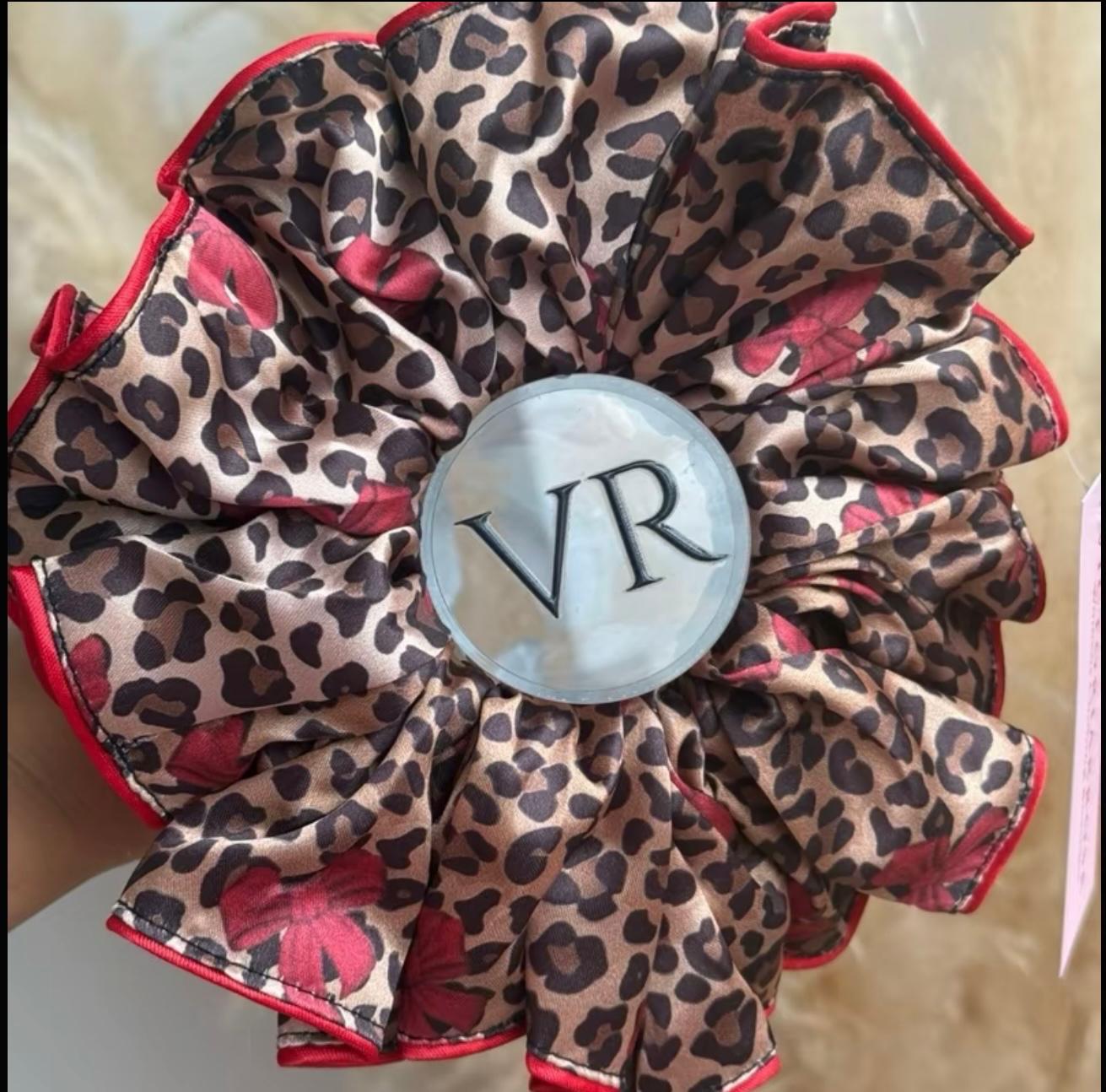 Raye XXL Scrunchie - Burgundy Bow Leopard (21)