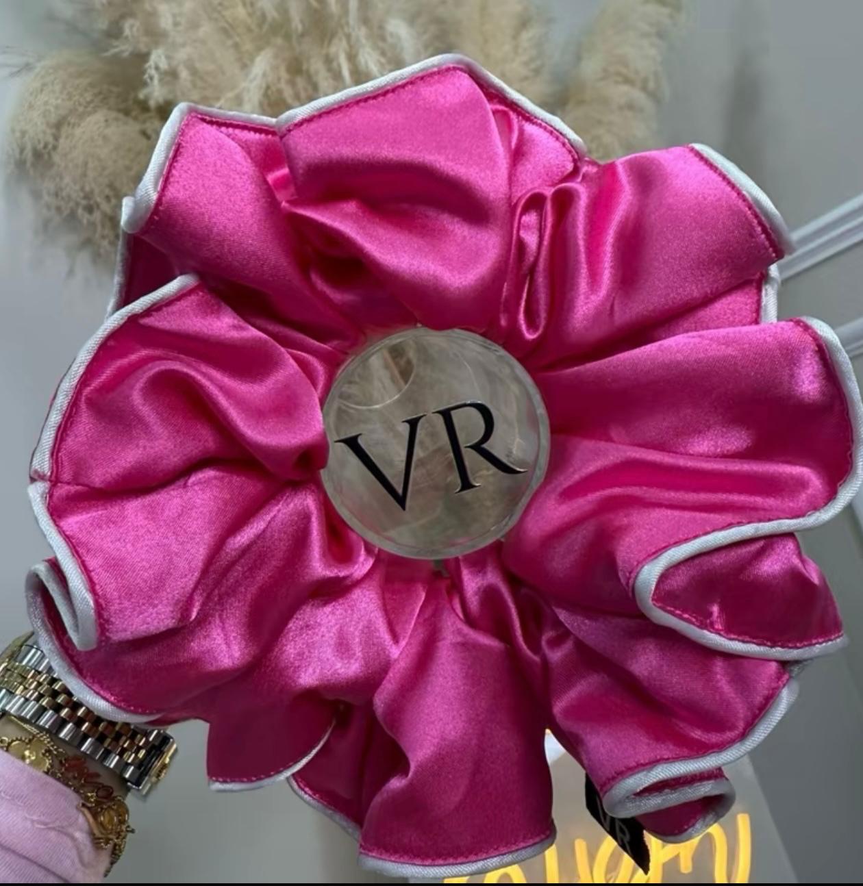 Raye XXL Scrunchie - Fuchsia Pink