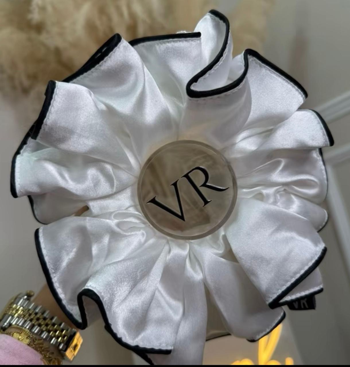 Raye XXL Scrunchie - White