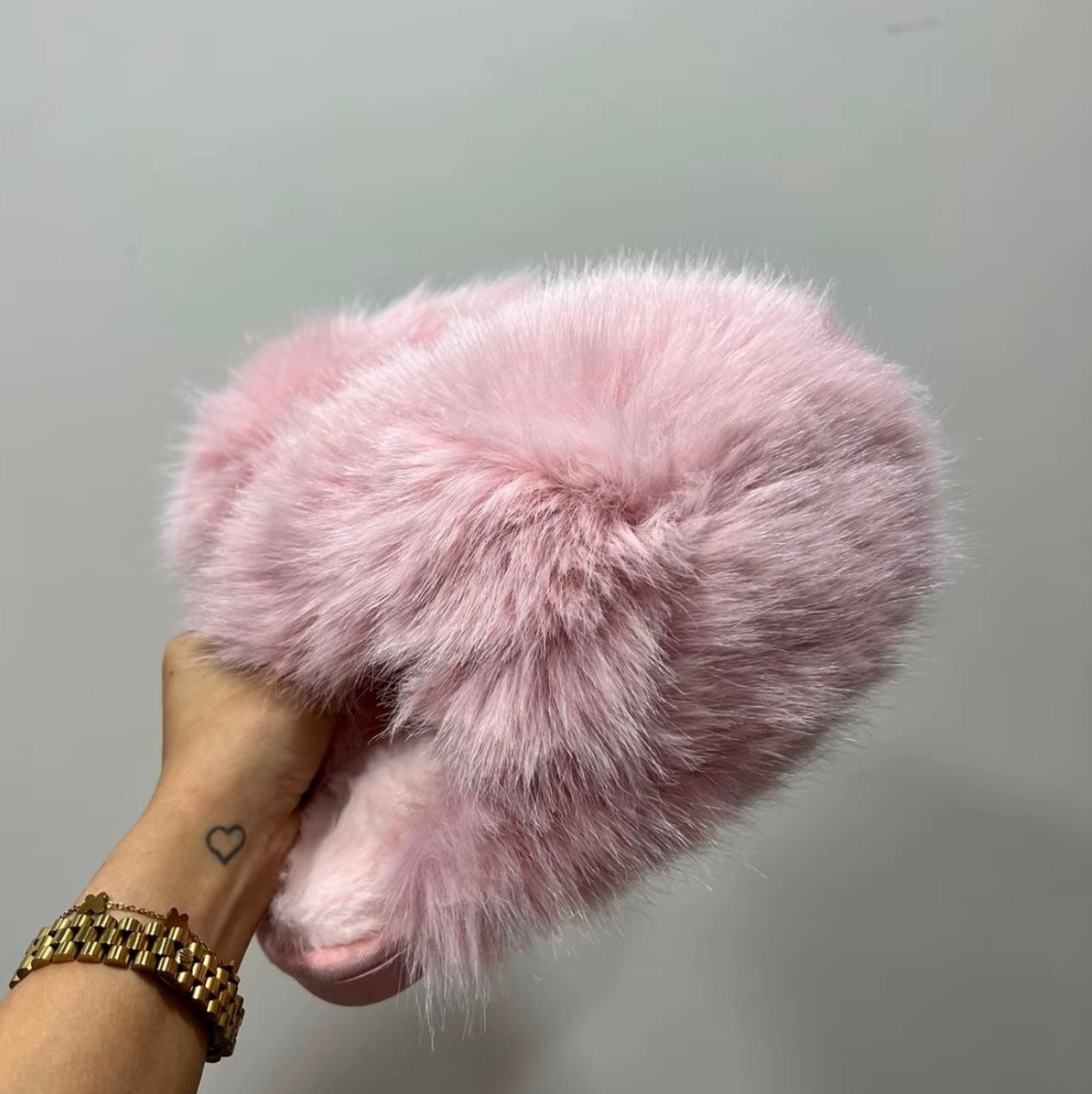 Queenie Extreme Faux Fur Slippers - Baby Pink